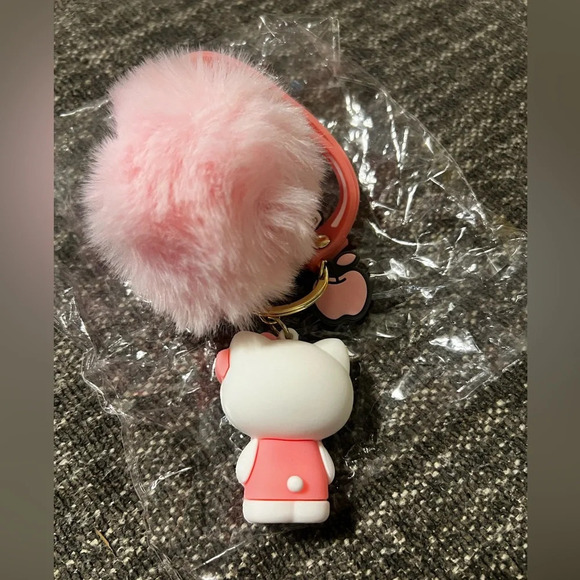 NWT Hello Kitty Keychain - Picture 4 of 6